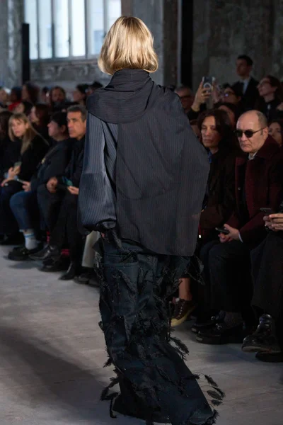 Look 69
